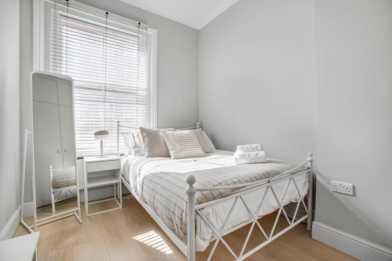 Phaedrus Living: South Kensington Luxury Flat Apartment London